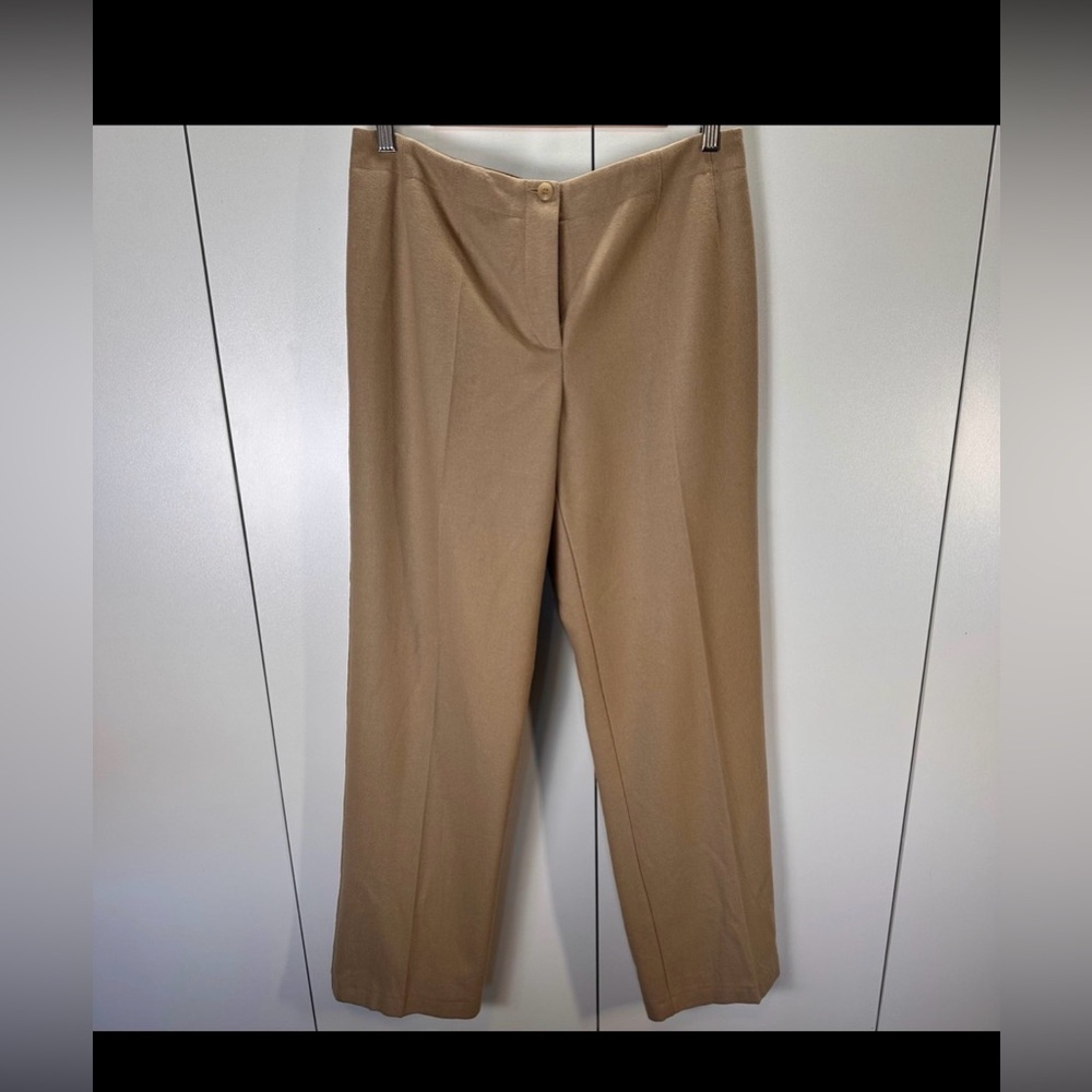 Vintage Harvé Benard Wool Blend Dress Pants
Straight Leg Career
Trousers